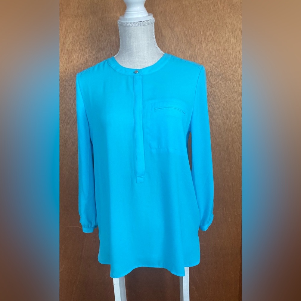 JM Collection teal loose fitting blouse with 3/4 sleeves.